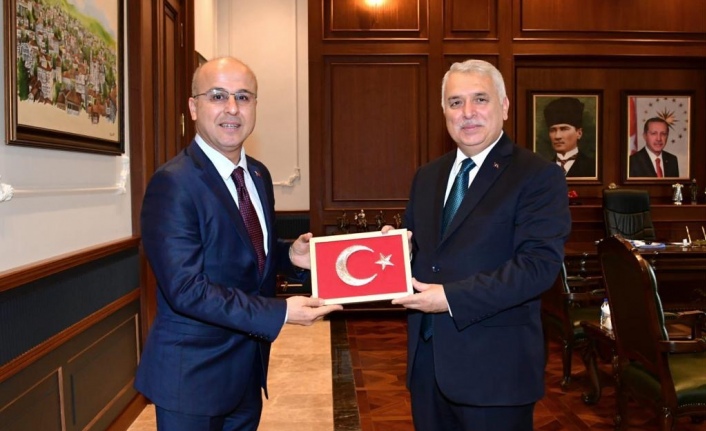 Burak Paşa Vali Yıldırım’ı ziyaret etti.