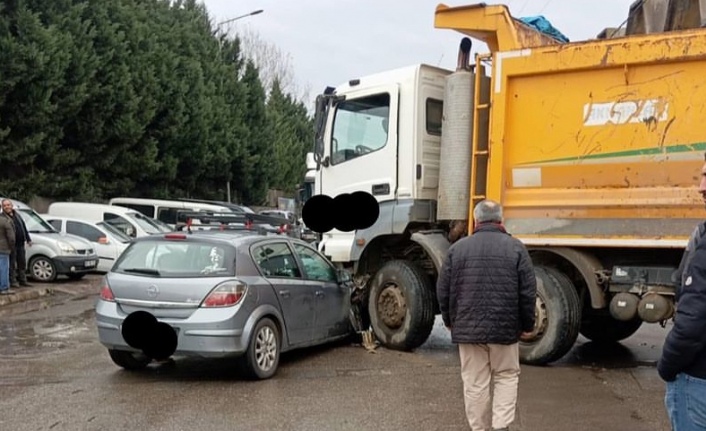 Sanayii’de Trafik Kazası 6 yaralı.