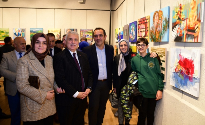 Vali Yıldırım ve Eşi Cumhuriyetimizin 100.Yılı Anısına Hazırlanan 49. Trabzon Sanatçıları Geleneksel Plastik Sanatlar Sergisi'nin Açılışına Katıldı