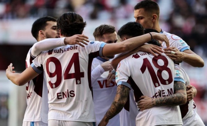 Trabzonspor ilk yarıyı 1-0 önde bitirdi.