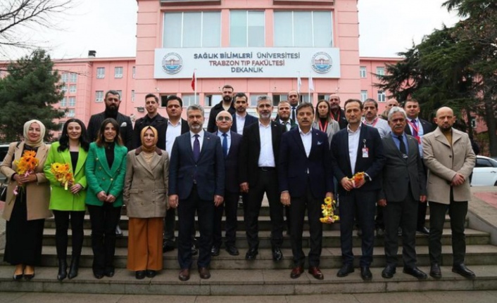 AKPliler 14 Mart  tıp bayramını kutladılar