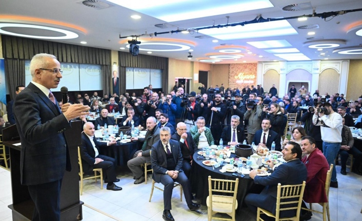 Bakan Uraloğlu Spor camiasıyla iftar sofrasında buluştu.