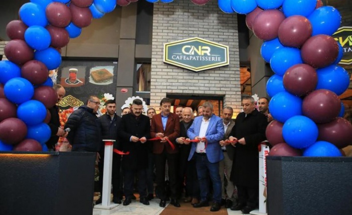 CNR Cafe Patiseri açıldı