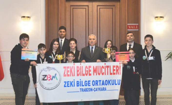 Trabzon Çaykara Zeki Bilge Ortaokulu Geleceğin Mucitleri Ekibi, Vali Aziz Yıldırım'ı Ziyaret Etti