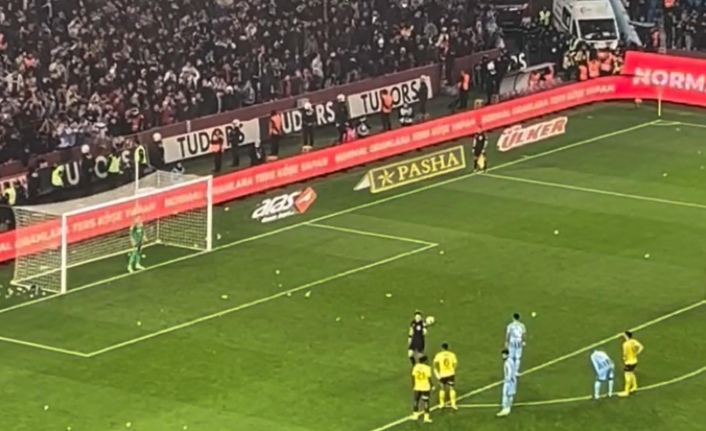 Trabzonspor Tezeguat Penaltıyı gole çevirdi