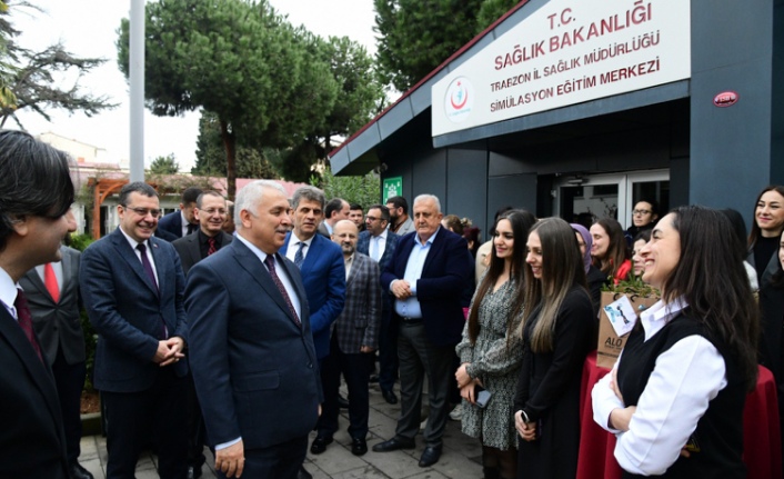 Vali Aziz Yıldırım 8 Mart Dünya Kadınlar Günü'ne Özel "Doğa Ruhlu Kadınlar" Temalı Ağaç Dikme Etkinliğine Katıldı