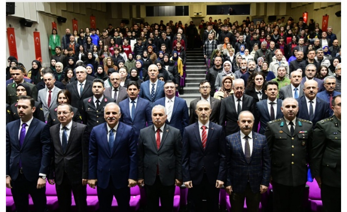 Vali Aziz Yıldırım, İstiklal Marşı'nın Kabulü'nün 103. Yıl Dönümü ve Mehmet Akif Ersoy’u Anma Günü Etkinliklerine Katıldı