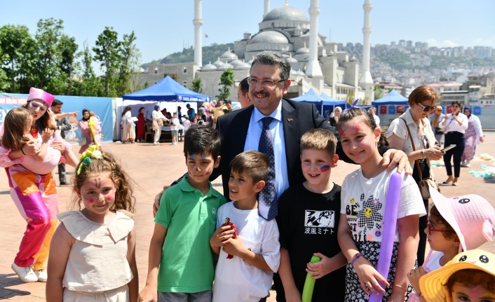 ÇOCUKLAR KARNE GÜNÜNDE EĞLENCEYE DOYDU