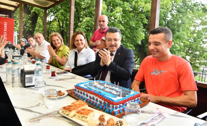 BAŞKAN GENÇ, ÖZEL SPORCU BATUHAN’I YALNIZ BIRAKMADI