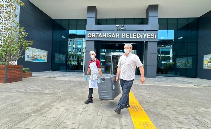 Cenaze evlerine ilk taziye yemeği, Ortahisar Belediyesi’nden gönderiliyor