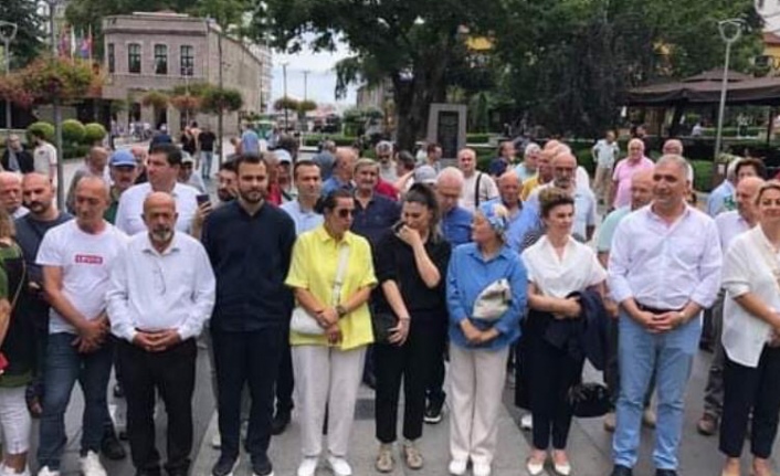 Türkiye Maarif modeli protesto edildi.