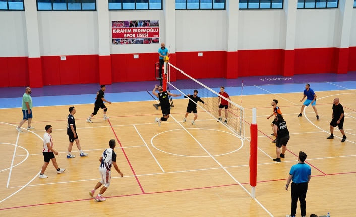 Akçaabat'ta Voleyboll Turnuvası Başladı