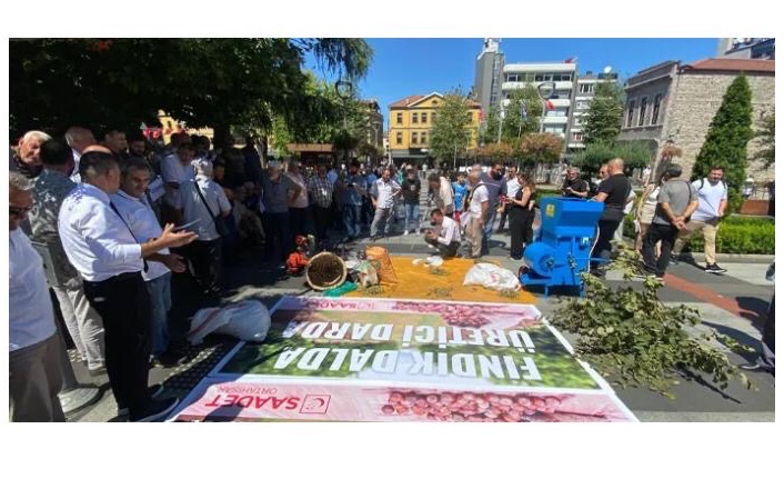 Saadet Partisi’nde fındık protestosu