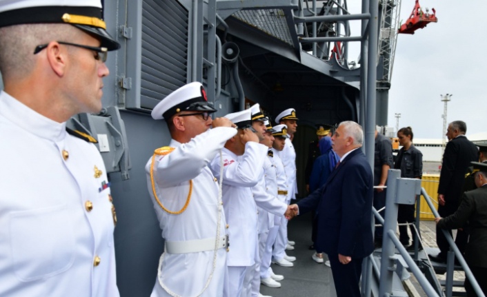 Yıldırım’dan Barbaros Fırkateynine Ziyaret