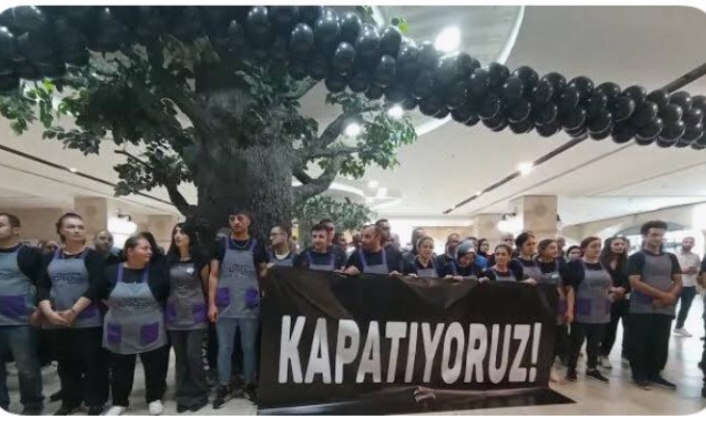 AVM’de İlginç Protesto ''Kapatıyoruz''