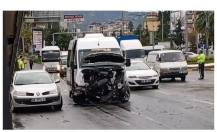 Trabzon-Akçaabat Yolunda Trafik Kazası