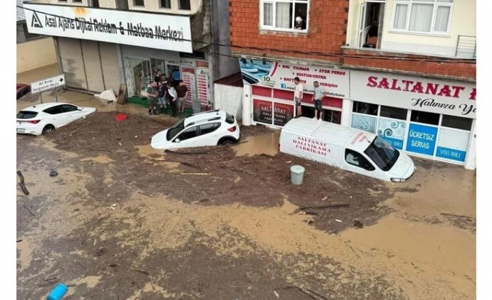 Yomra Özdil Yolu kapandı.