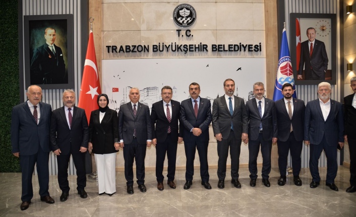 BAKAN TEKİN’DEN BAŞKAN GENÇ’E ZİYARET