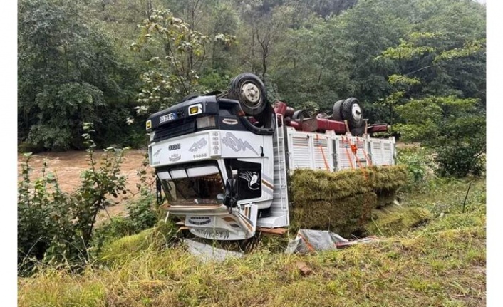 Trabzon-Bayburt Yolunda Trafik Kazası.