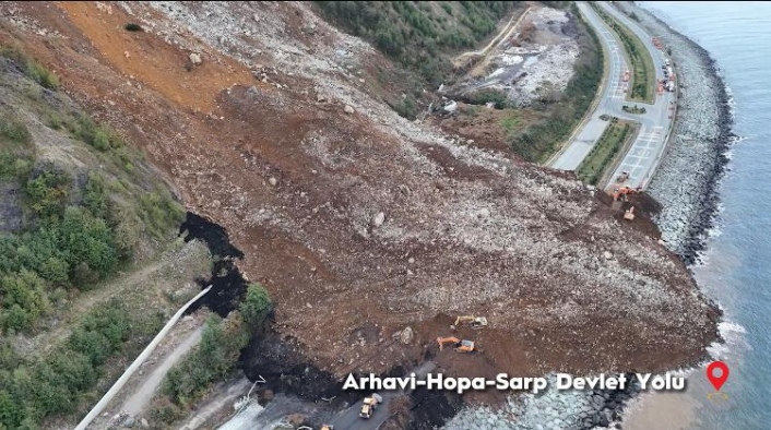 Sarp -Samsun yolu tek yönlü trafiği açıldı