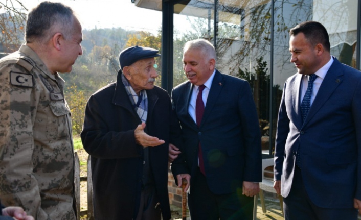 Trabzon Valisi Aziz Yıldırım Kore Gazisi Ahmet Bahadır’ı Ziyaret Etti