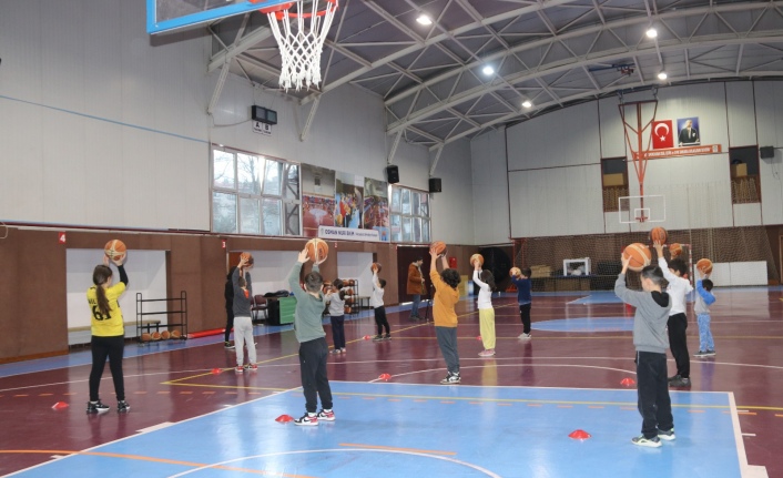 Akçaabat Belediyesi Spor Kurslarına Yoğun İlgi