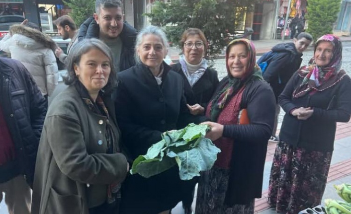 Av.Suiçmez Çarşıbaşı pazarında.