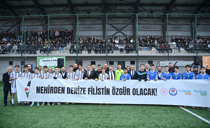 Başkan Genç, Gençlig Futbol Turnuvası'nın Startını Verdi