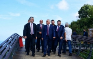 Vali Aziz Yıldırım, Boztepe Seyir Terası'nı...