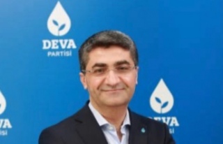 DEVA PARTİLİ EKMEN, ÜCRETLİ ÖĞRETMEN UYGULAMASININ...