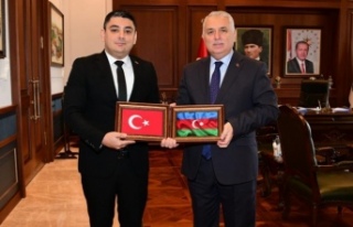 Azerbaycan’dan vali Yıldırım’ı ziyaret