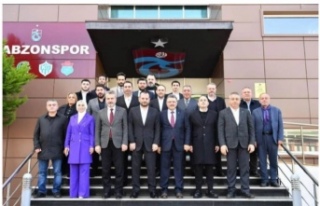 AKP’liler Trabzonspor’u ziyaret ettiler.