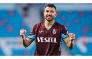 Trabzonspor Tezeguet’in Goluyla Sevindi.