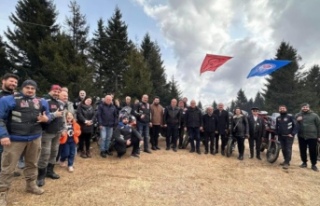 CHP’liler Akçaabat Hıdırnebi yaylasında idiler.