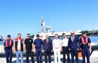 Trabzon bürokrasisi Kafes balıkçılığını denetlediler.