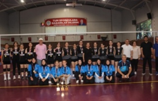 AKÇAABAT’TA VOLEYBOL TURNUVASI SONA ERDİ .