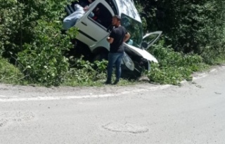 Şalpazarı sis dağında trafik kazası 8 yaralı.