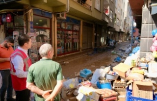 Ortahisar Belediyesi ekipleri sel bölgesinde aralıksız...