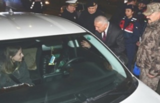 Vali Yıldırım Yeni Yıl Dolayısıyla Trafik Uygulama...