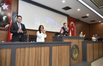 Ortahisar Belediye Meclisi, A Milli Takımı ayakta alkışladı