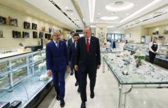 Cumhurbaşkanı Erdoğan ve Bakan Uraloğlu çarşı,pazar gezdiler.