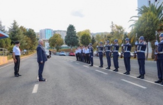 Vali Yıldırım Tuğgeneral Yakın’ı ziyaret etti .