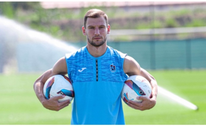 Futbolcumuz Borna Barisic basın mensuplarının sorularını yanıtladı